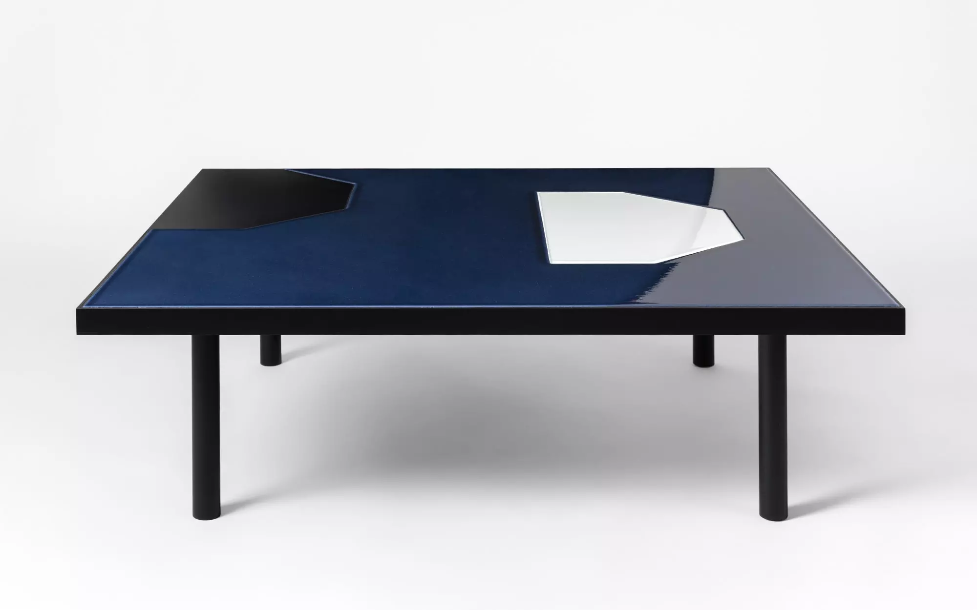 Translation Poligono Coffee Table - Pierre Charpin - Table light - Galerie kreo