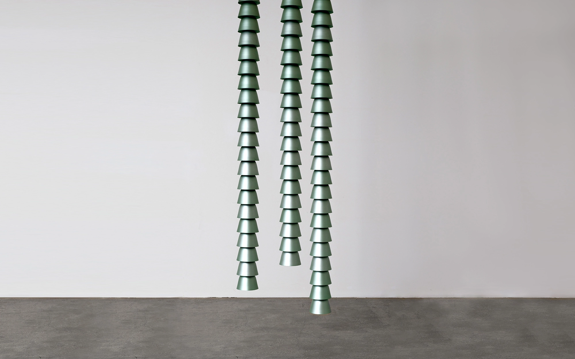 Chaînes Metal Green Triple - Ronan & Erwan Bouroullec - Carpet - Galerie kreo