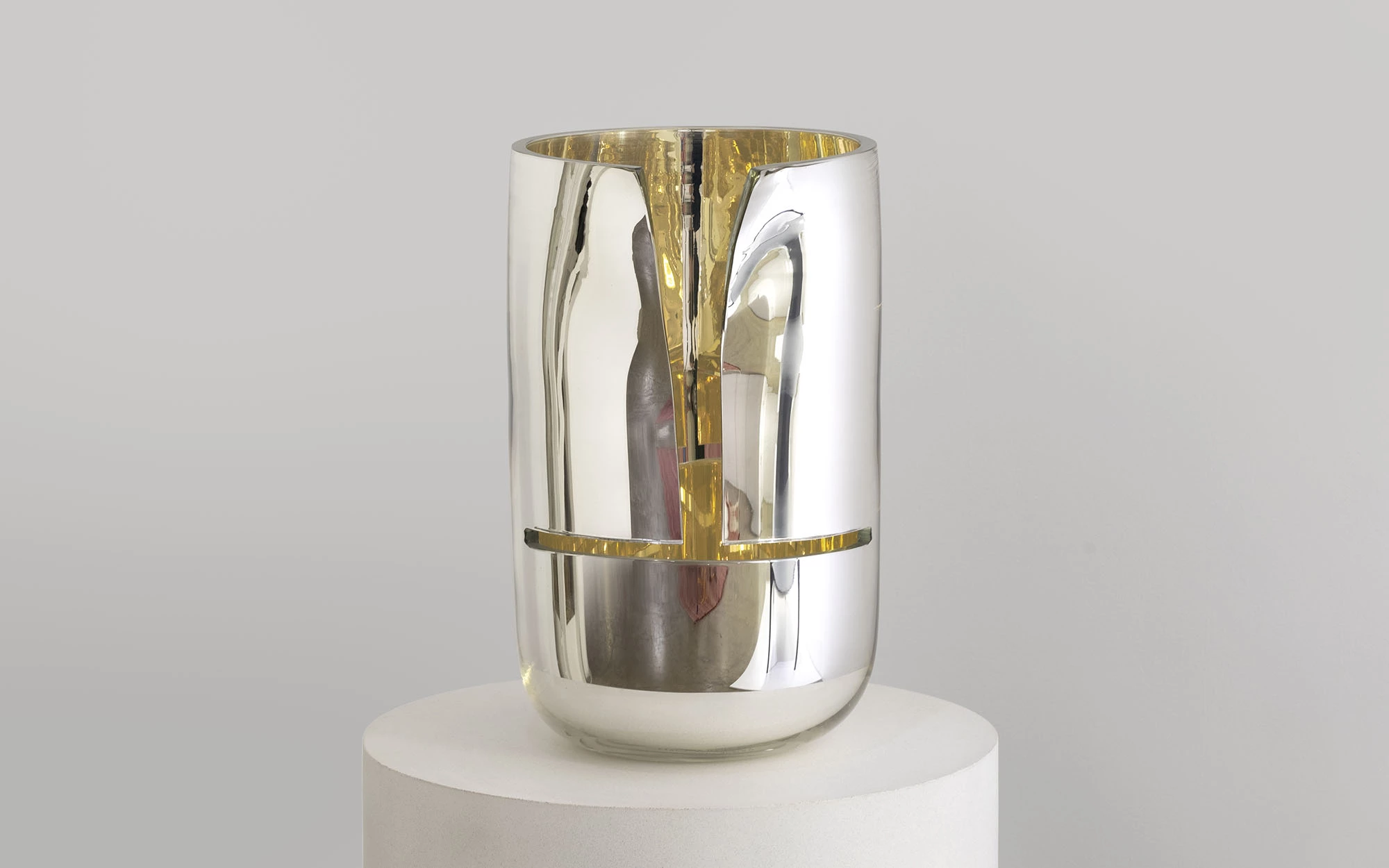 Cut Mirror Vase - Front - Side table - Galerie kreo