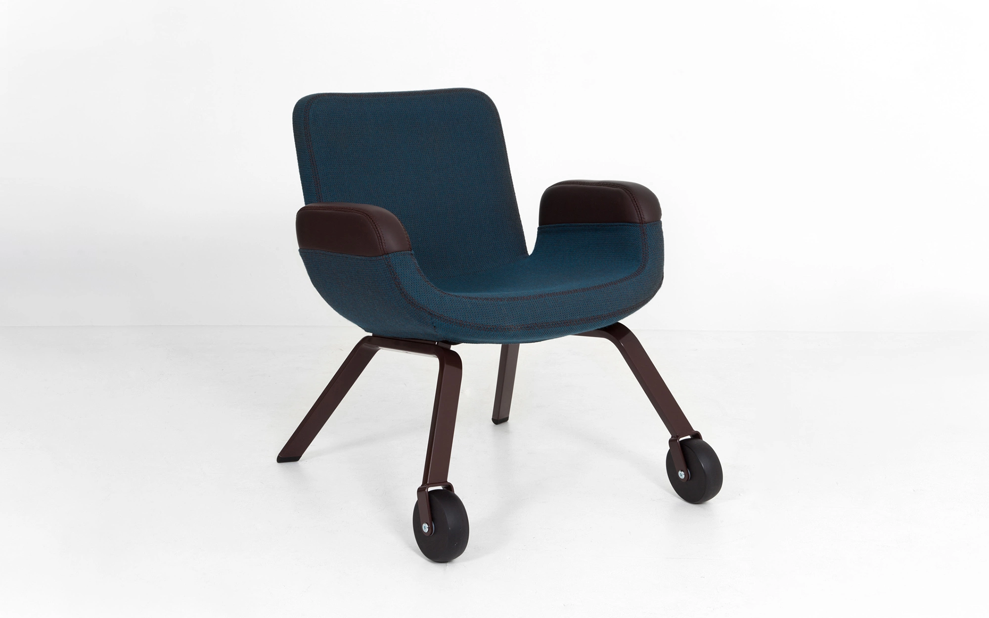 UN Lounge Chair - Hella Jongerius - Object - Galerie kreo