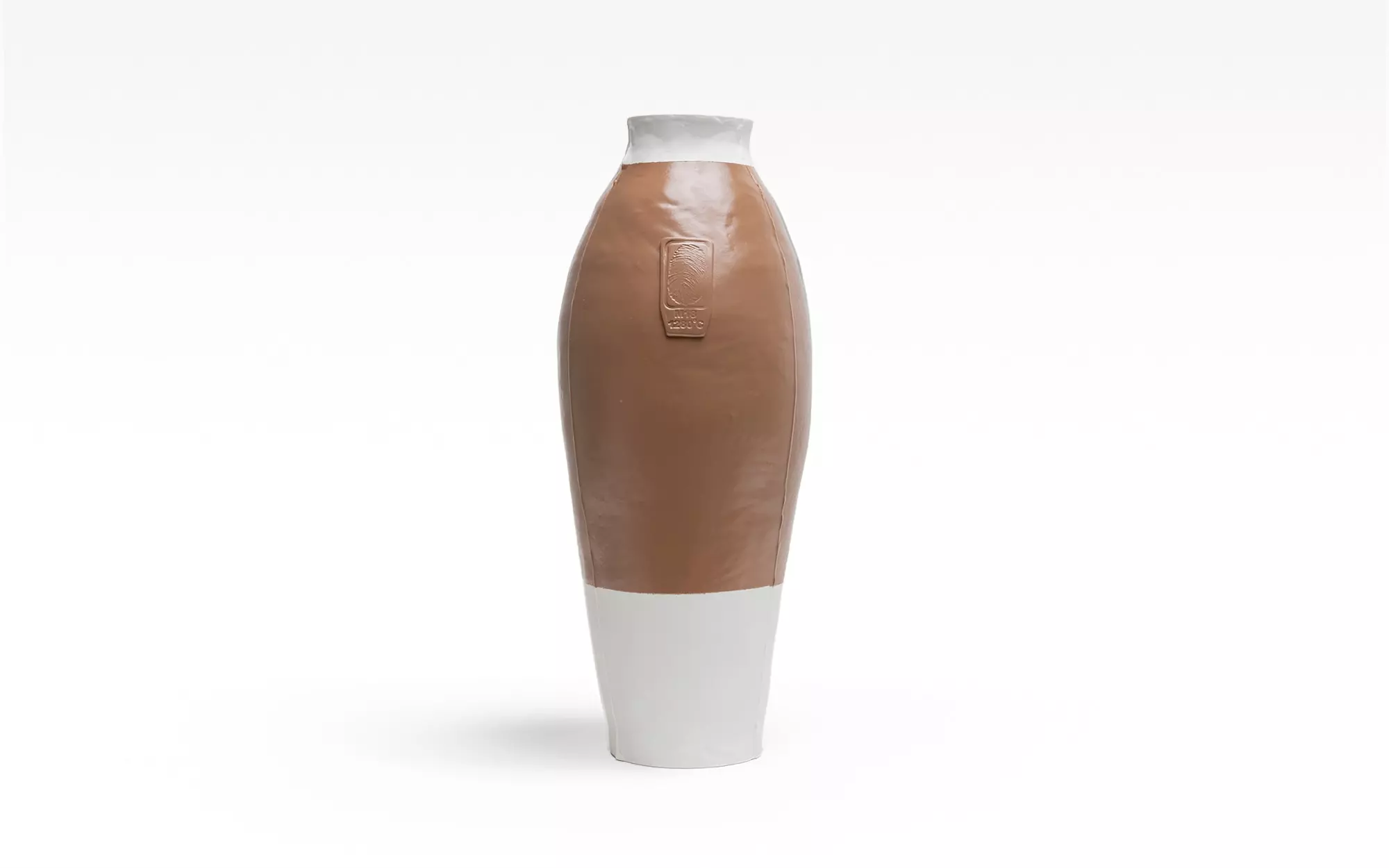 Colored vases RAL 8025 (PALE BROWN) - Hella Jongerius - Coffee table - Galerie kreo