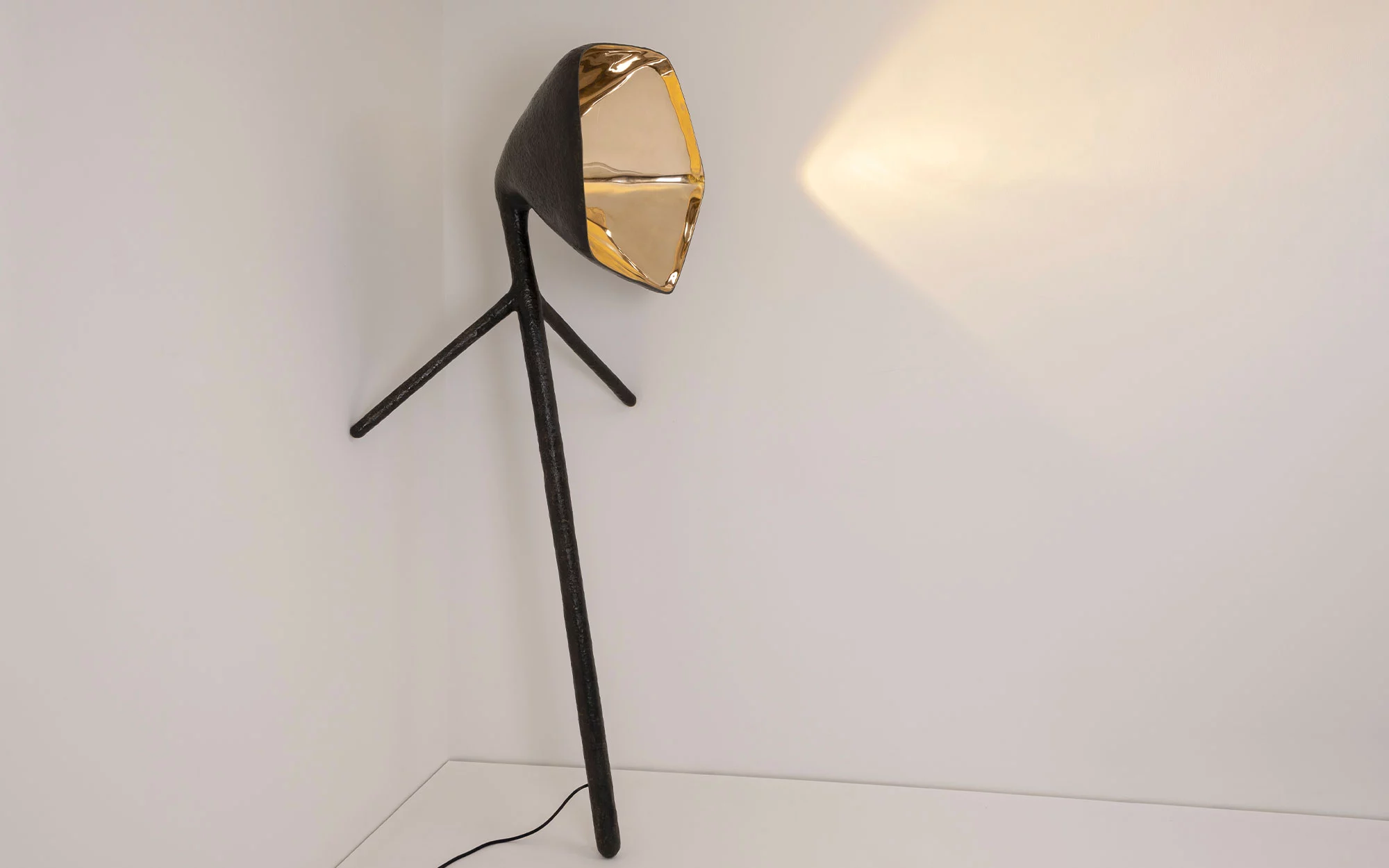 Lauren - Guillaume Bardet - Floor light - Galerie kreo