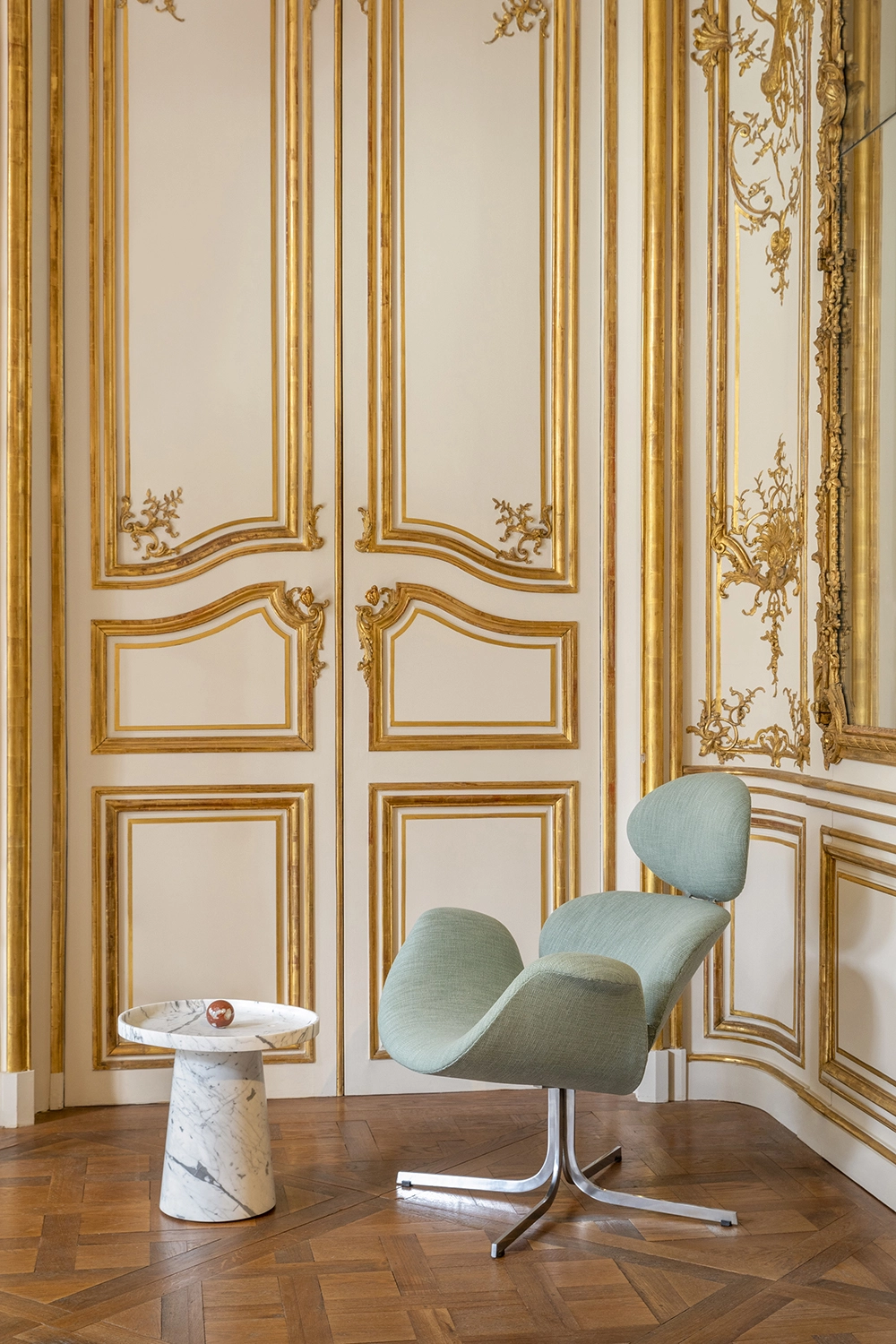 F 551 armchair and ottoman - Pierre Paulin - Seating - Galerie kreo