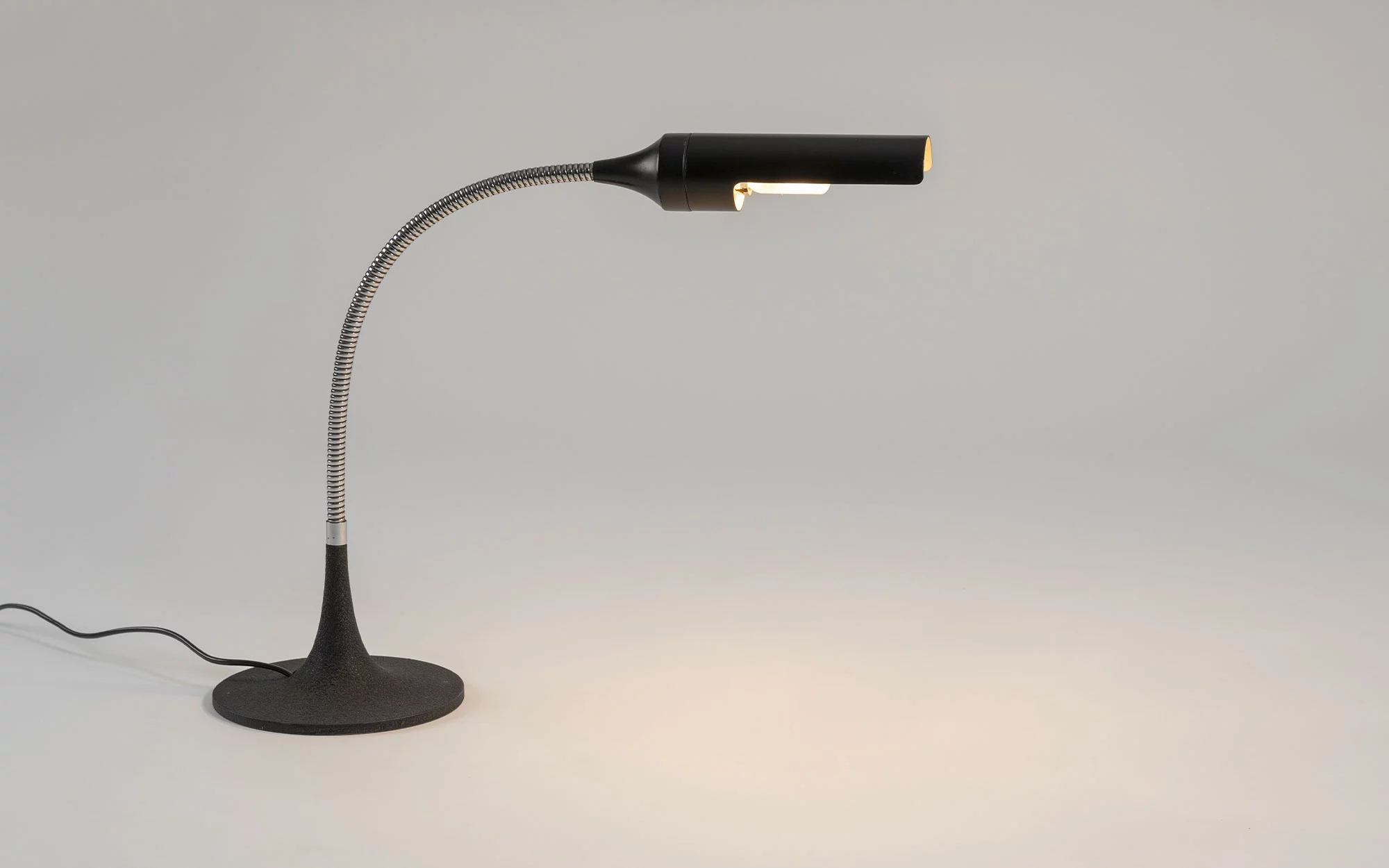 595 - Gino Sarfatti - Table light - Galerie kreo