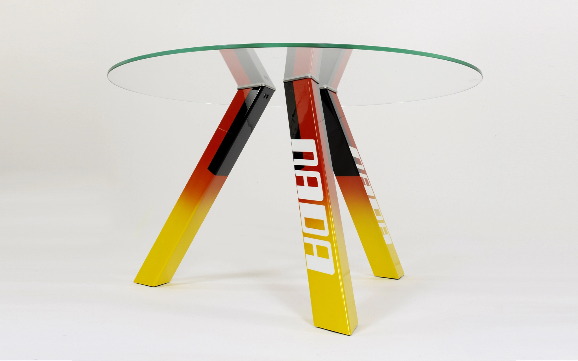 Nada Table - Konstantin Grcic - Stool - Galerie kreo