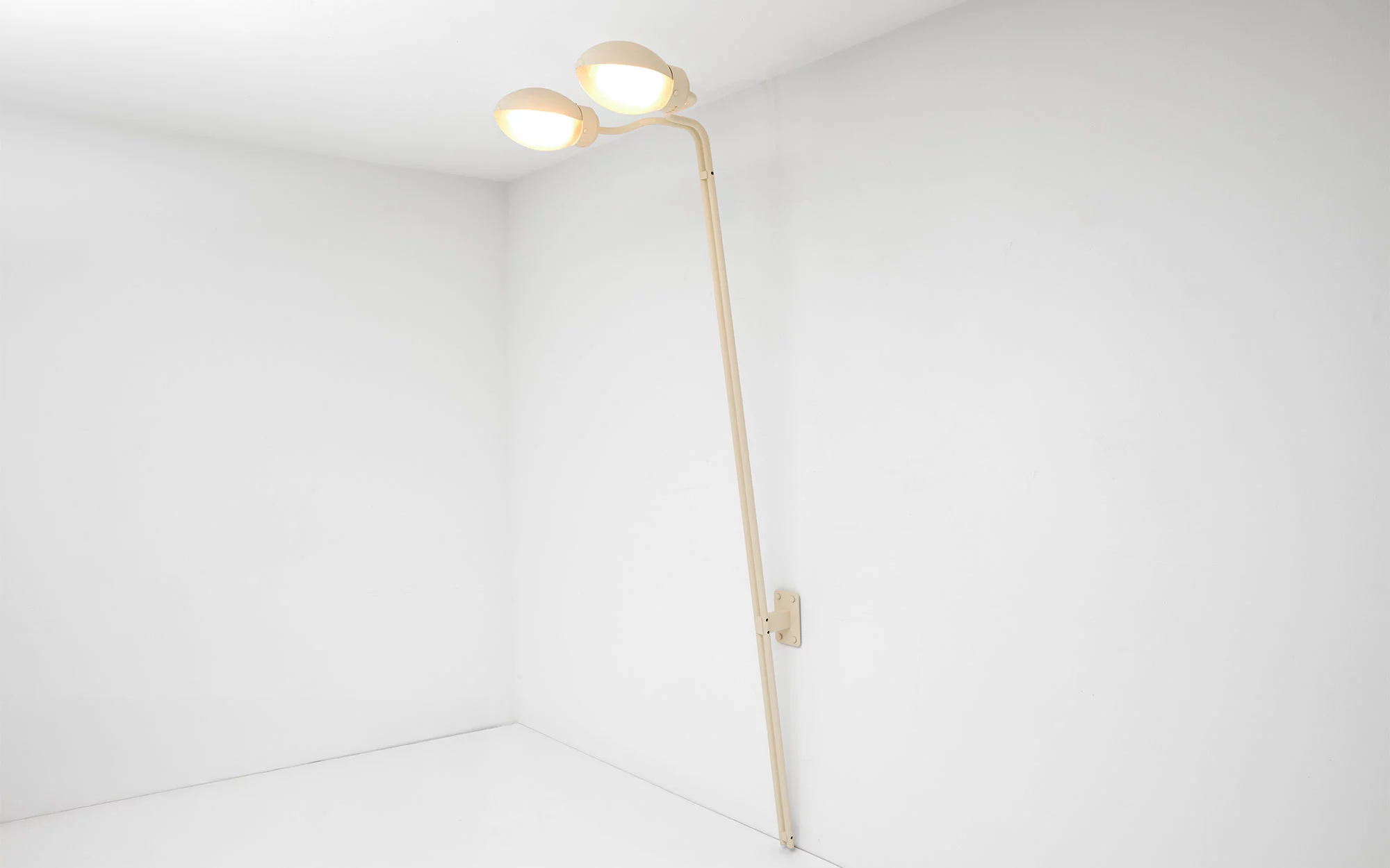 144 - Franco and Franca Albini and Helg - wall-light - Galerie kreo