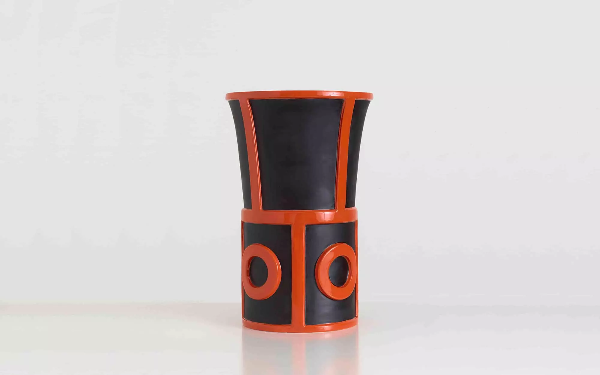 Ring Vase Ancient Greece Bicolour - Olivier Gagnère - Floor light - Galerie kreo