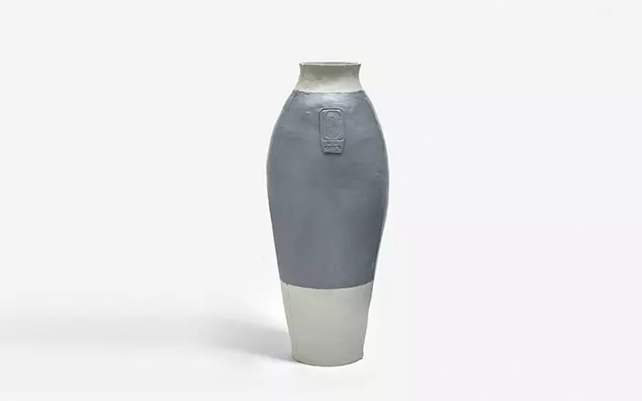 Colored Vases RAL 7001 (PEARL GREY) - Hella Jongerius - Side table - Galerie kreo