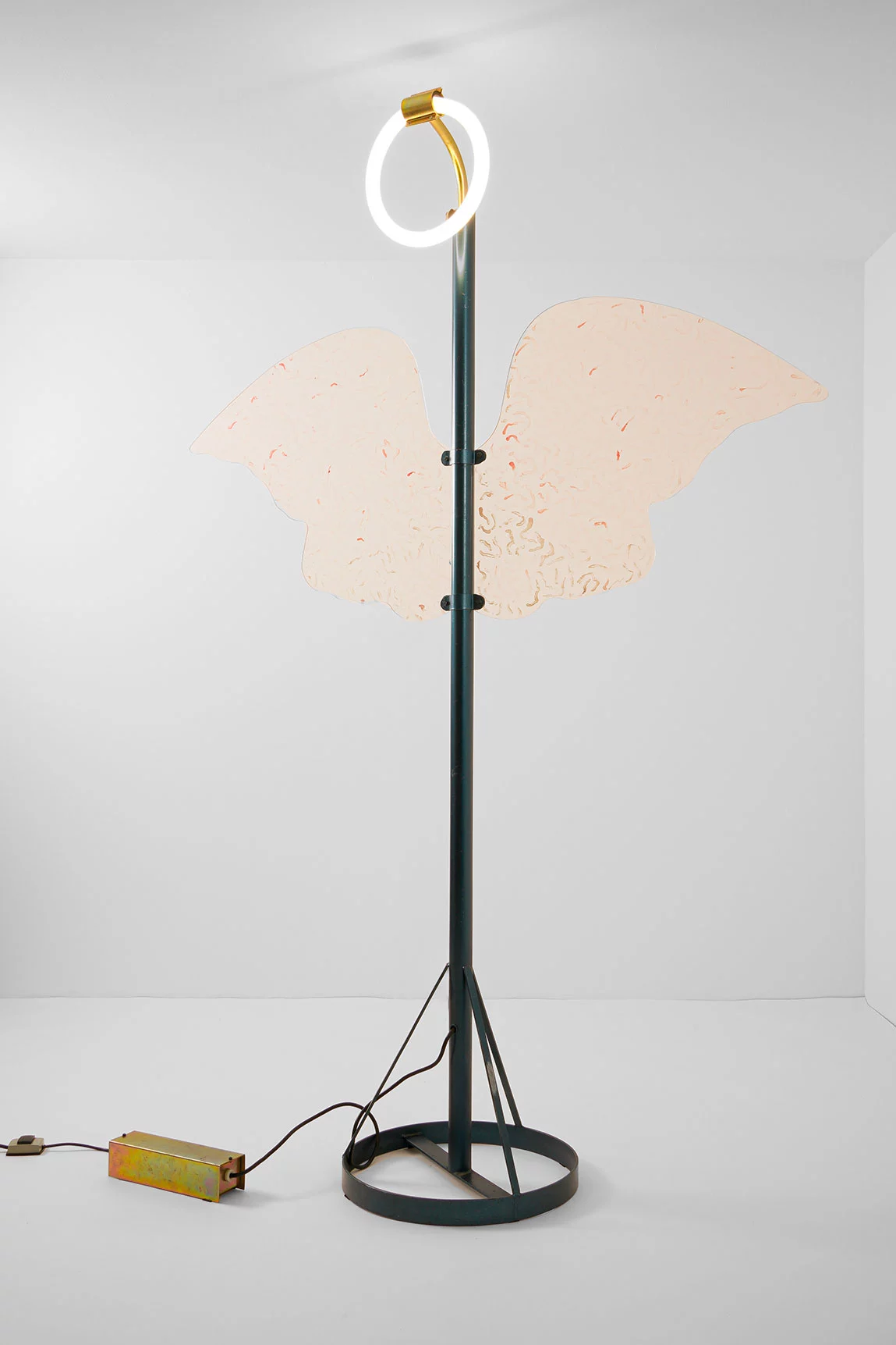 Arcangello Metropolitani - Ugo La Pietra - Floor light - Galerie kreo