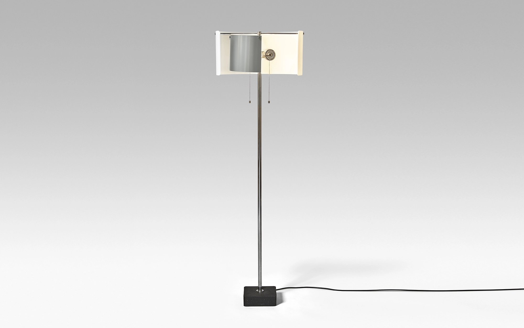 1056 - Gino Sarfatti - Floor light - Galerie kreo