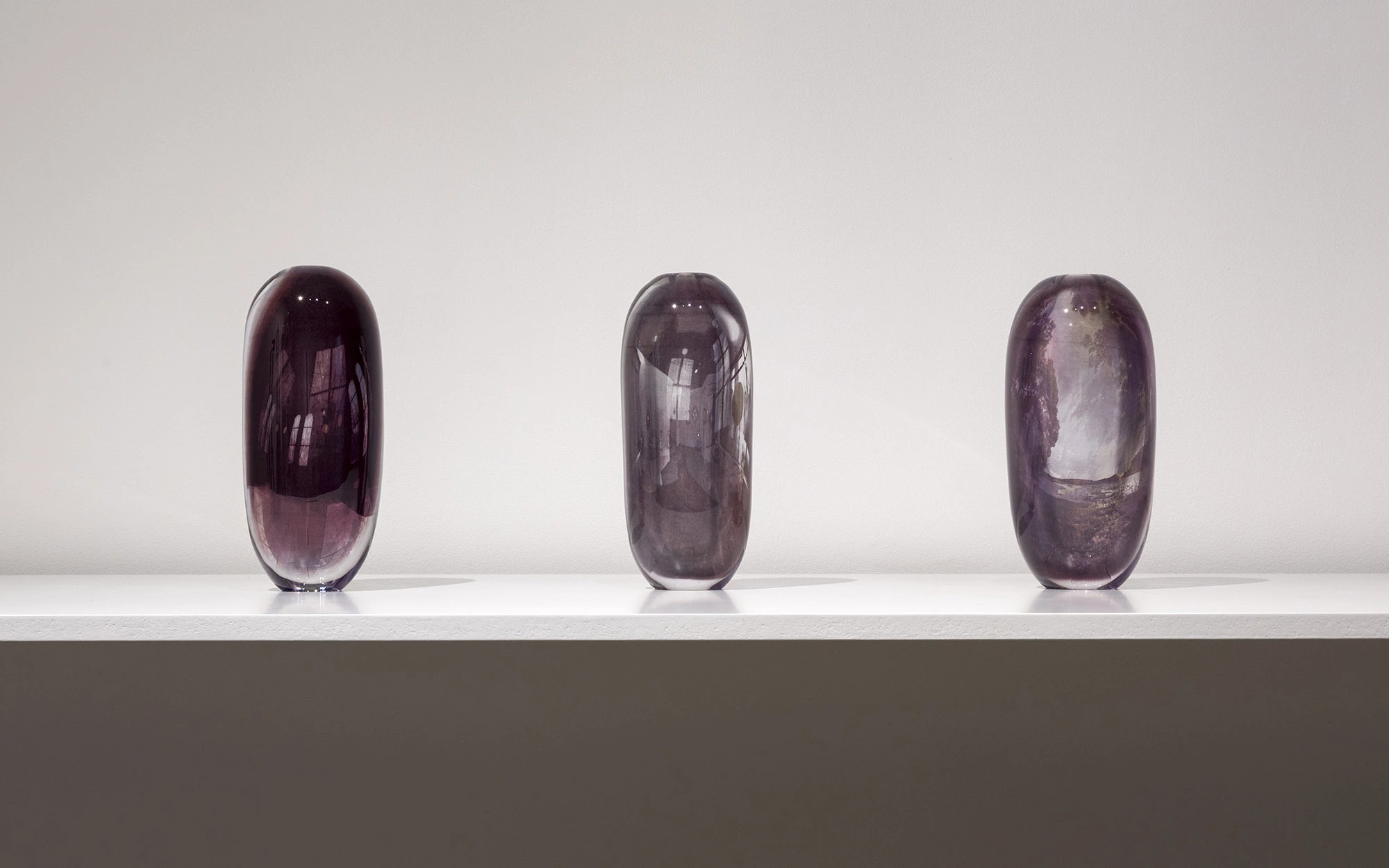 Reflection Vase - Front - Side table - Galerie kreo